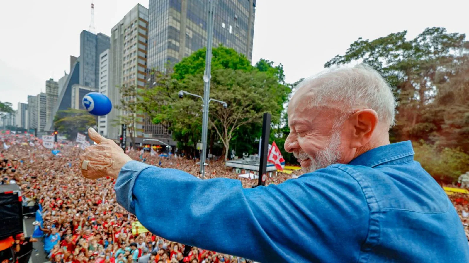 A esquerda tomou as ruas: atos pró-Lula ganham escala nacional no segundo turno